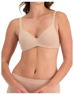 Berlei Barely There Breathe T-shirt Bra in Nude 2