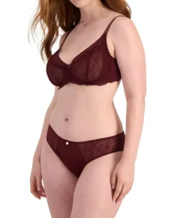 Berlei Lift & Shape Minimiser in Crimson Fire