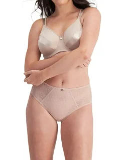 Berlei Minimising Bra in Soft Powder