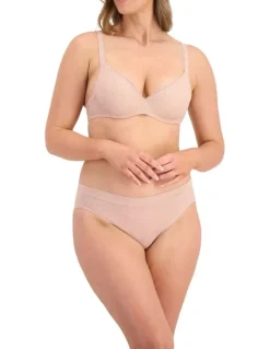 Berlei There Lace Contour Bra in Nude Lace