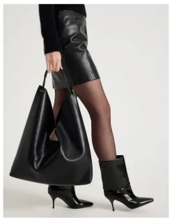 Blaq Bree Shoulder Bag in Black