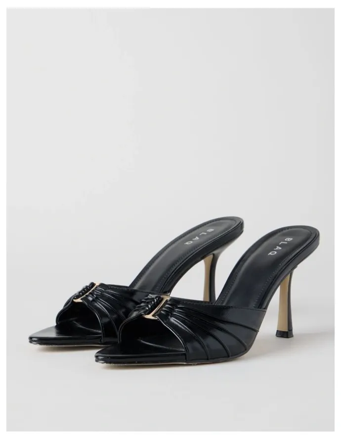 Blaq Nezahlia Sandal in Black