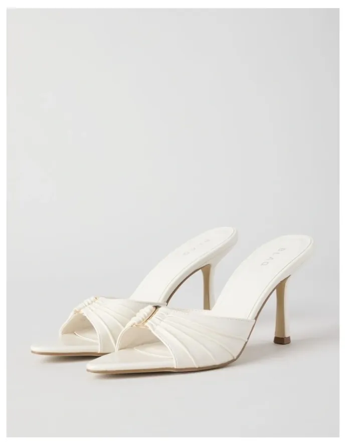 Blaq Nezahlia Sandal in White