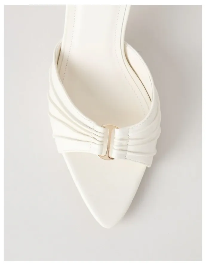 Blaq Nezahlia Sandal in White