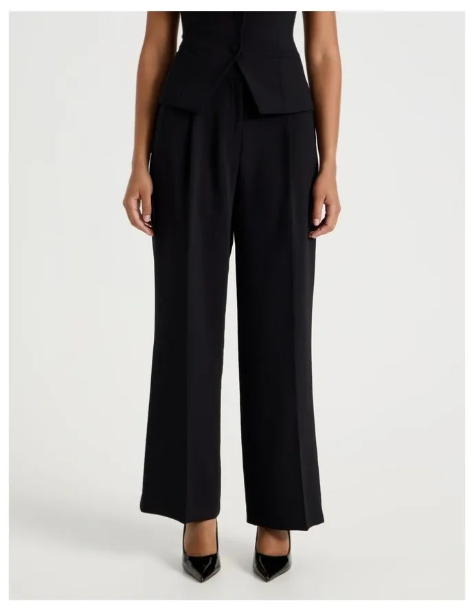 Blaq Pleat Front Wide Leg Pant in Black