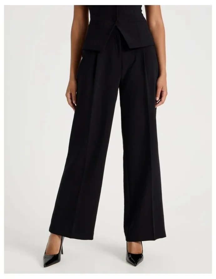 Blaq Pleat Front Wide Leg Pant in Black