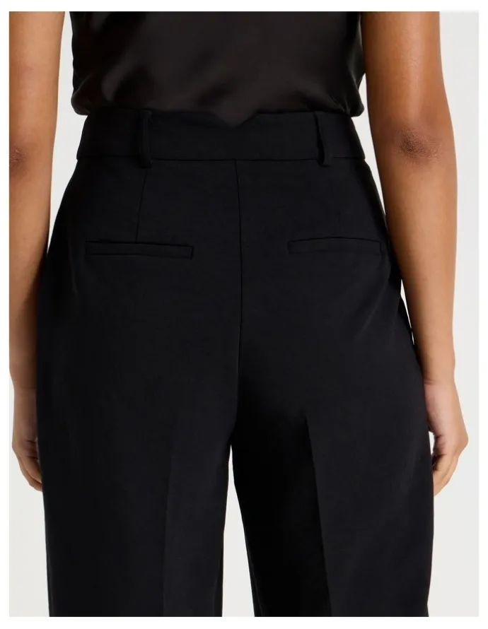 Blaq Pleat Front Wide Leg Pant in Black