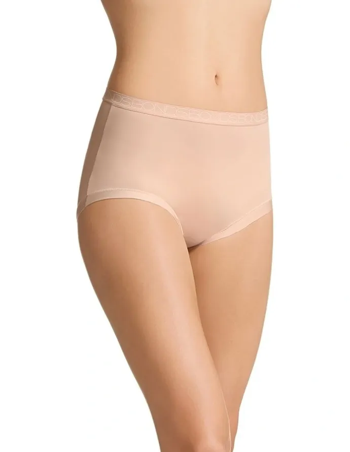 Bonds Invisitails Full Brief in Beige