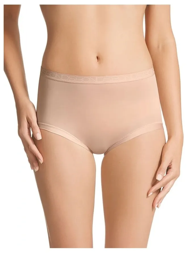 Bonds Invisitails Full Brief in Beige