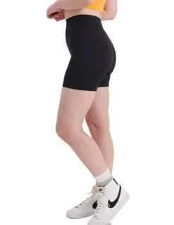 Bonds Move Seamless Hot Short in Black