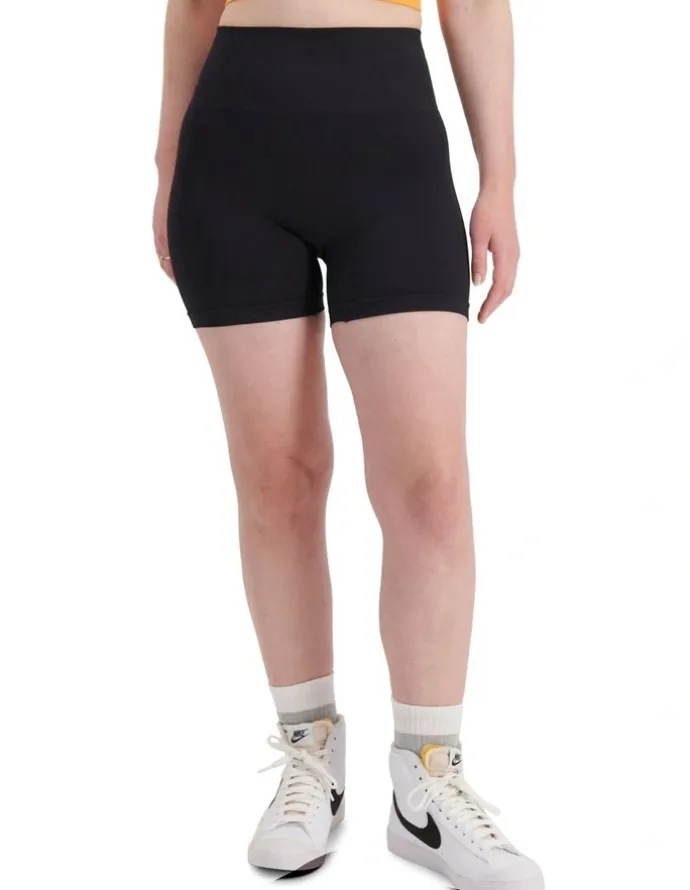 Bonds Move Seamless Hot Short in Black