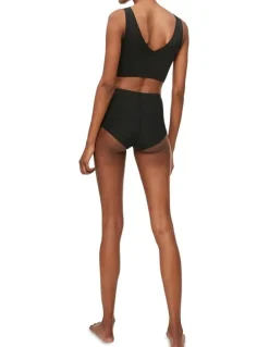 Calvin Klein Invisibles (Comfort) Lightly Lined Bralette (V Neck) in Black