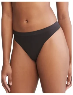 Calvin Klein Bonded Flex Seamless Thong 3 Pack in Multi