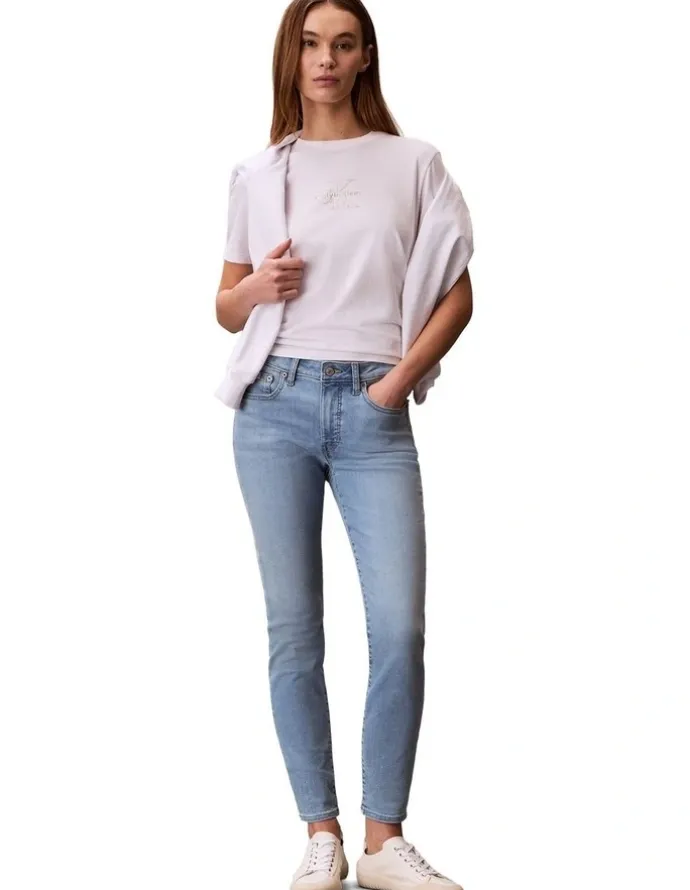 Calvin Klein Jeans Mid Rise Skinny Jeans in Light Cape