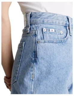 Calvin Klein Jeans Mom Short in Light Blue