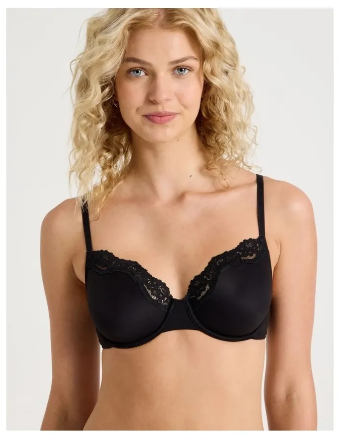 Chloe & Lola Cheeky Lace Underwire Scoop Bra in Black