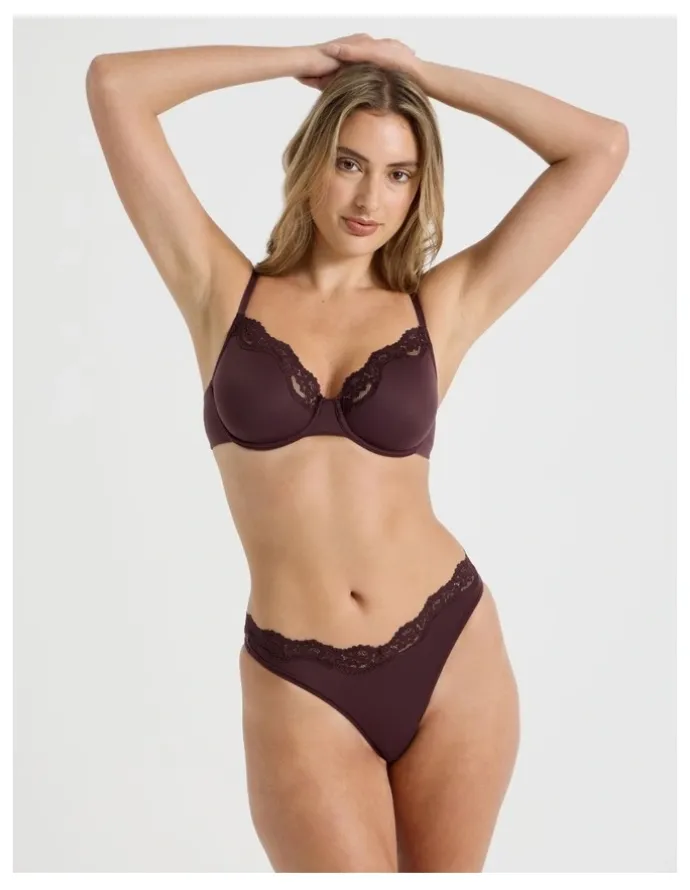 Chloe & Lola Cheeky Lace V G-String in Dark Mauve