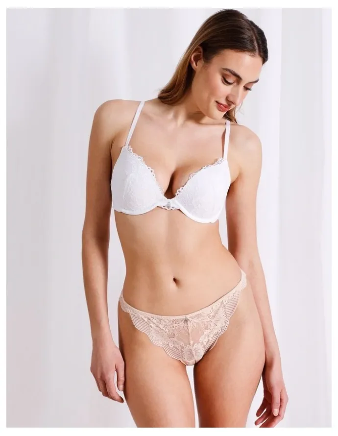 Chloe & Lola Lace Comfort Contour Push Up Bra in White