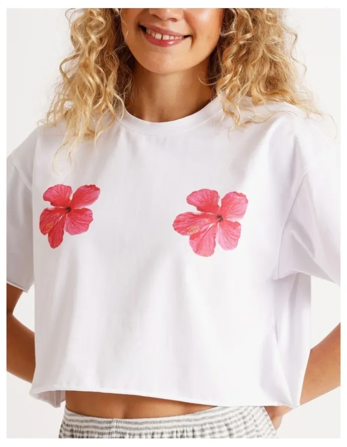 Chloe & Lola Lola Boxy Short Sleeve Tee in Graphic Floral Print