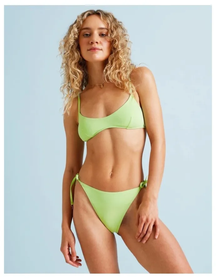 Chloe & Lola Lola Florence Bikini Top in Apple