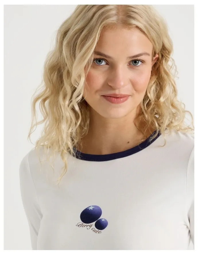 Chloe & Lola Lola Ruched Long Sleeve Baby Tee in Graphic Berry Cute