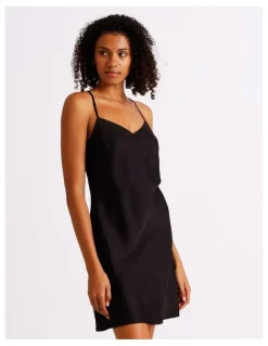 Chloe & Lola Premium Viscose Sain Chemise in Black