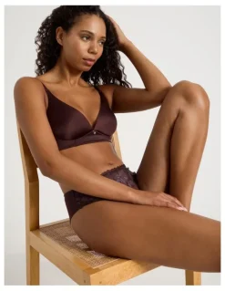 Chloe & Lola Pure Comfort Wirefree Contour in Dark Purple