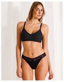 Chloe & Lola Pure Comfort Bonded Wirefree Bra in Black