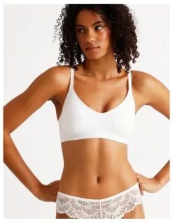 Chloe & Lola Pure Comfort Bonded Wirefree Bra in White