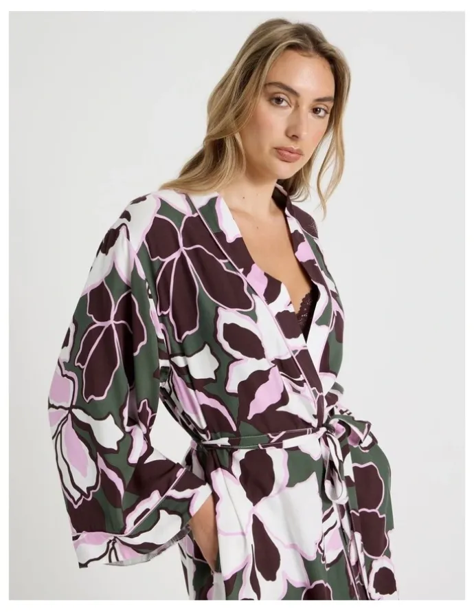 Chloe & Lola Serene Viscose Twill Long Robe in Outline Floral Print