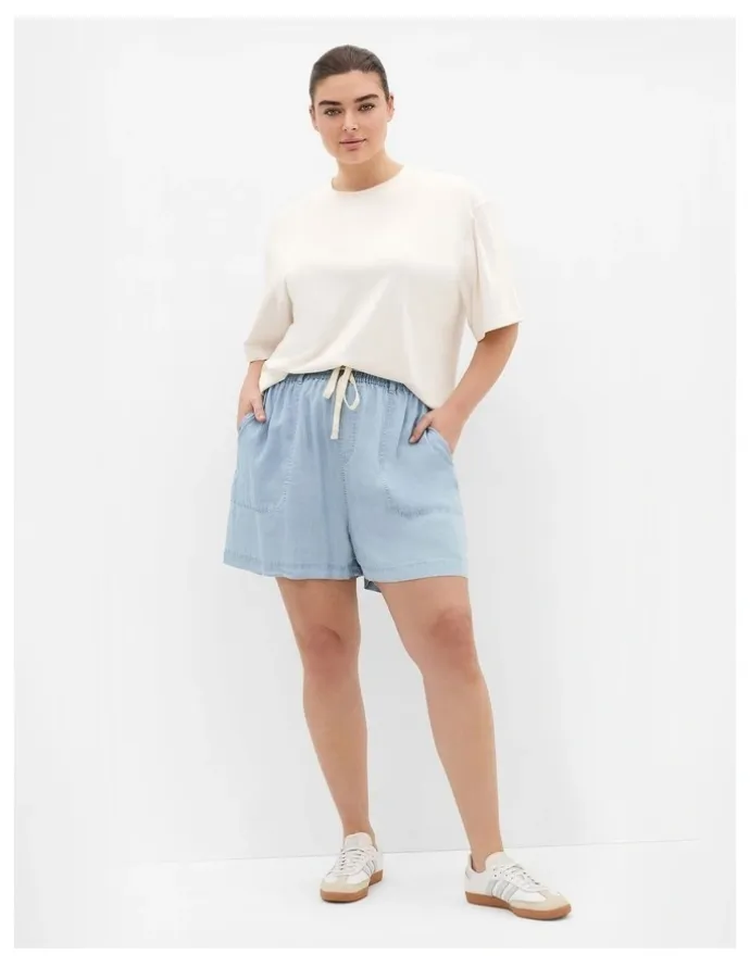 City Chic Lani Denim Short in Light Wash