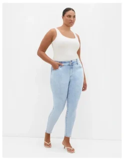 City Chic Plus Size Asha Fit Clara Skinny Jean in ice blue wash