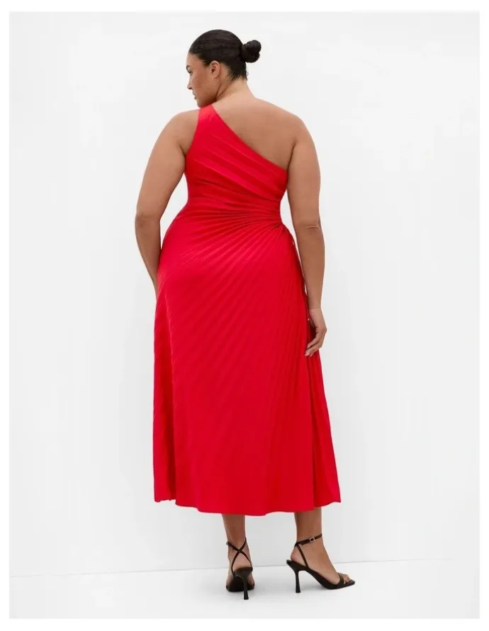 City Chic Aliza One Shoulder Pleat Maxi Dress in Red