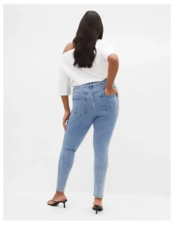 City Chic Asha Fit Ultra Skinny Leg Short Jean in Light Wash