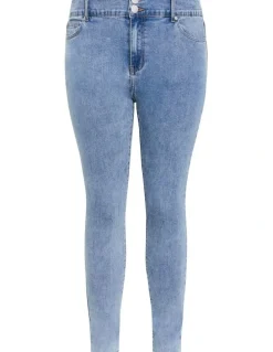 City Chic Asha Fit Ultra Skinny Leg Short Jean in Light Wash