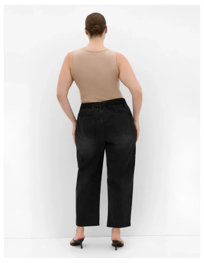 City Chic Harley Fit Bridget Barrel Leg Ankle Grazer Jeans in Black Wash