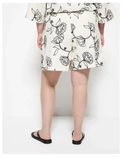 Commonry Aurora Short in Almond Floral