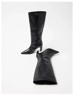 Commonry Ella Leather Boot in Black