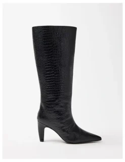 Commonry Ella Leather Boot in Black