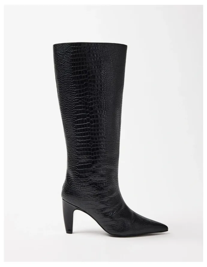 Commonry Ella Leather Boot in Black