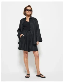 Commonry Lucie Short in Black