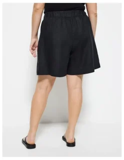 Commonry Lucie Short in Black