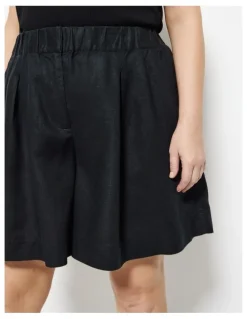 Commonry Lucie Short in Black