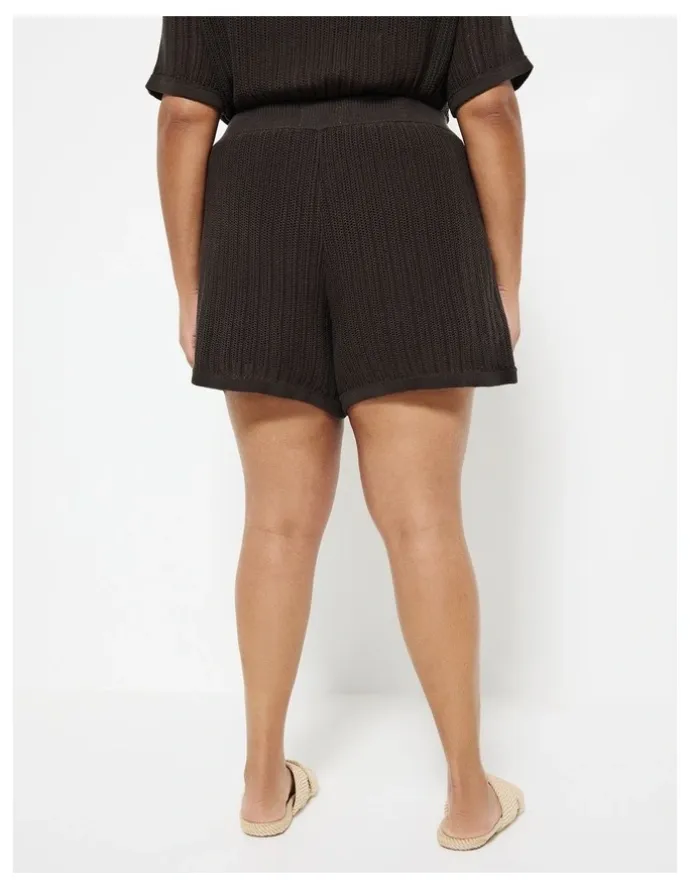 Commonry Maya Short in Bitter Chocolate