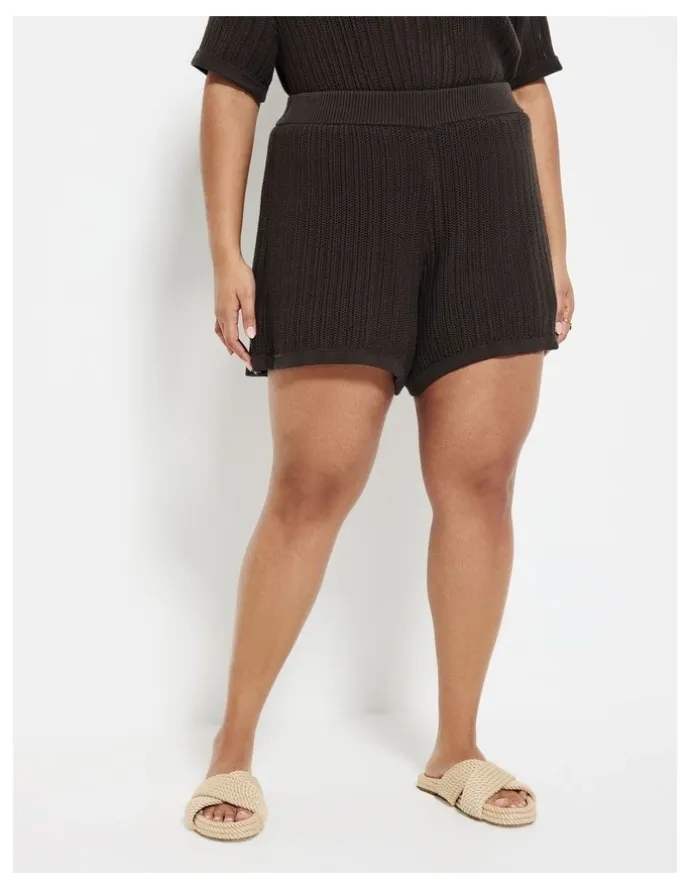 Commonry Maya Short in Bitter Chocolate