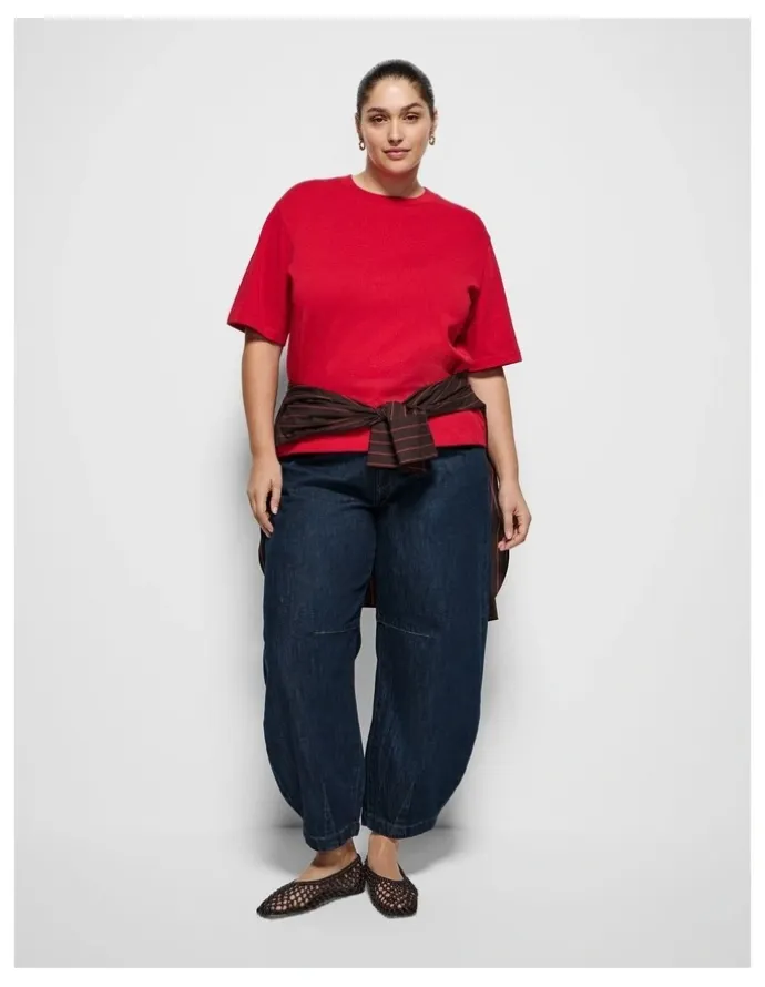 Commonry Modern Tee in Rouge