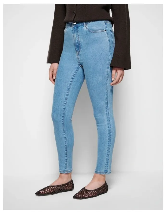 Commonry Skinny Leg Jean in Light Blue Wash