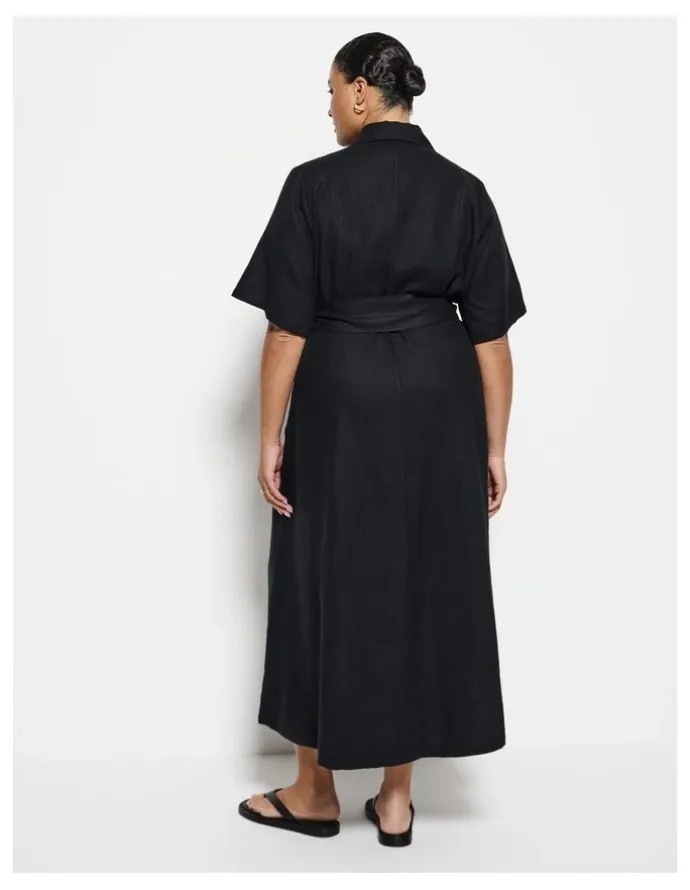 Commonry Linen Dress in Black