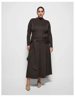 Commonry Michala Dress in Bitter Chocolate