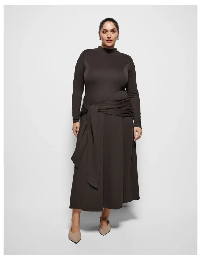 Commonry Michala Dress in Bitter Chocolate